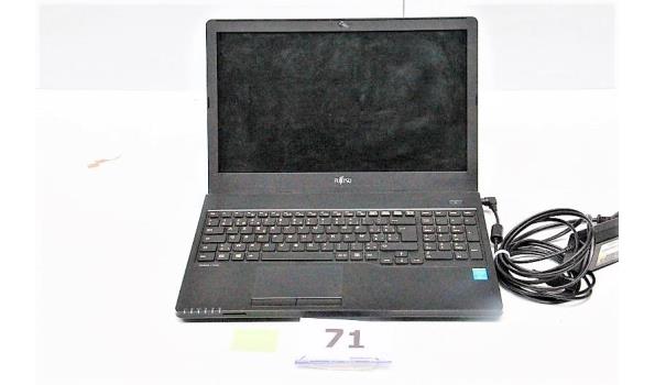 laptop FUJITSU Lifebook A555, paswoord niet gekend, met lader